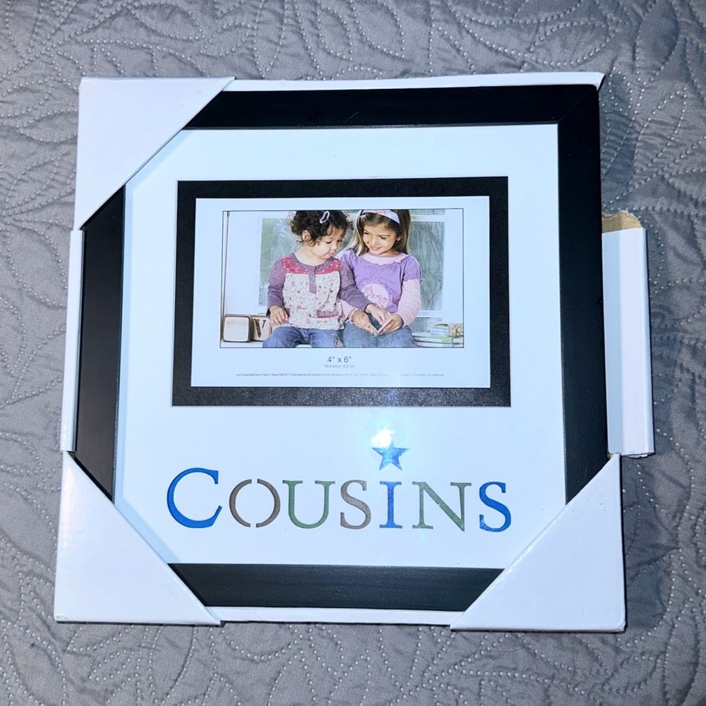 Black and White Cousin Photo Frame
